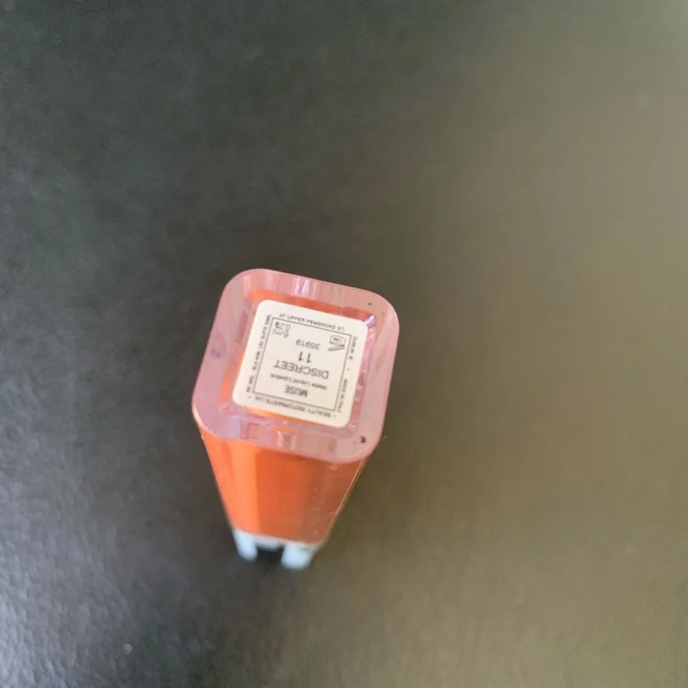 Nwot muse matte liquid lipstick 11 - discreet